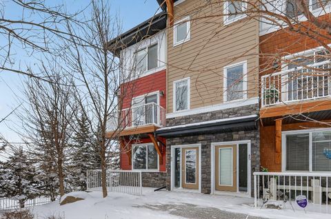 Photo of 111 Rainbow Falls Gate #43, Chestermere, AB T1X 0Z5 (MLS # A2297614)