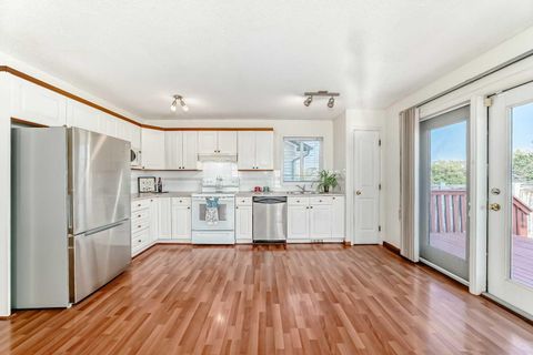 Photo of 139 Bridlewood Circle SW, Calgary, AB T2Y 3L1 (MLS # A2260057) Photo of 139 Bridlewood Circle SW, Calgary, AB T2Y 3L1 (MLS # A2260057)