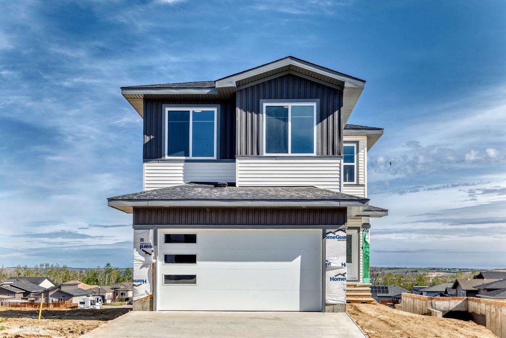 Photo of 15 VINCENT Gate, Sylvan Lake, AB T4S 0V7 (MLS # A2312159)
