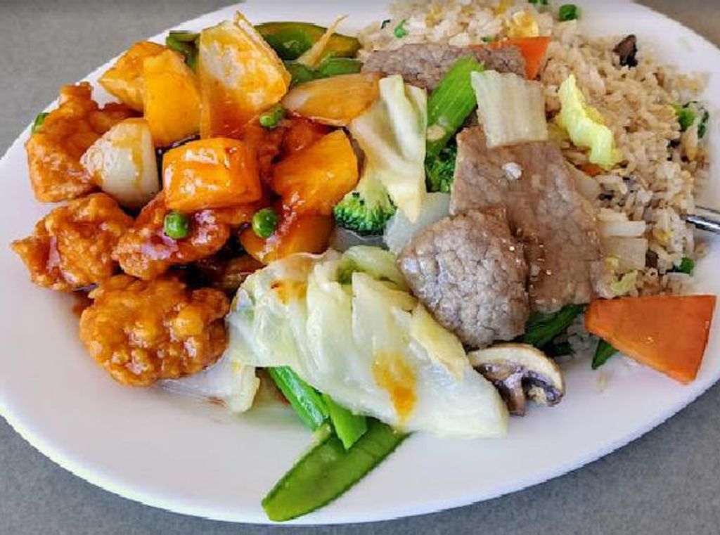 Photo of 123 Restaurant, Calgary, AB T3K 1Z9 (MLS # A2242931)