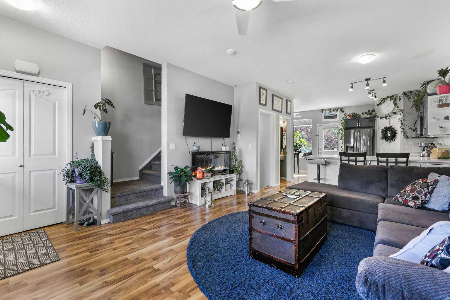 703 Luxstone Square SW 403