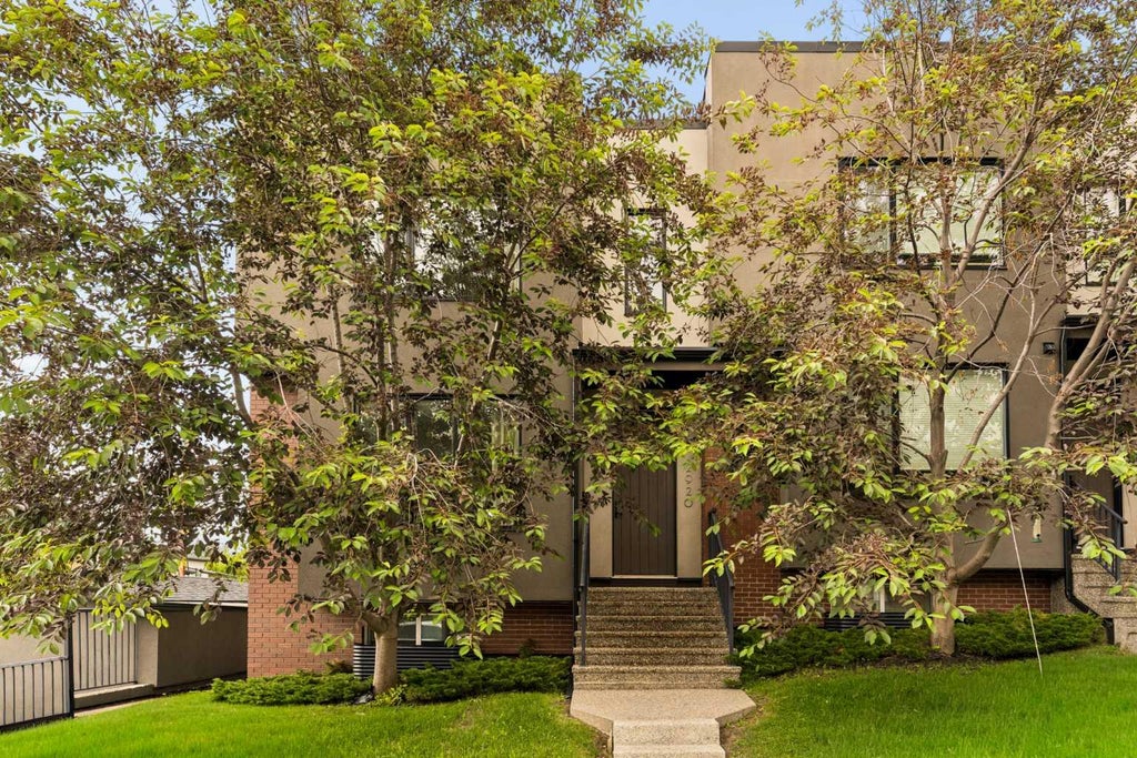 Photo of 2920 15 Street SW, Calgary, AB T2R 6R3 (MLS # A2348630)