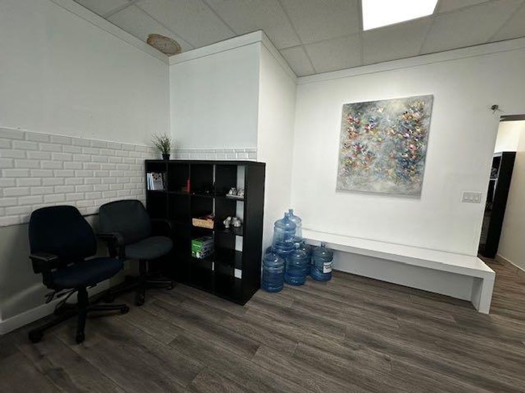 Photo of 128 2 Avenue SE, Calgary, AB T2G 5J5 (MLS # A2217497)