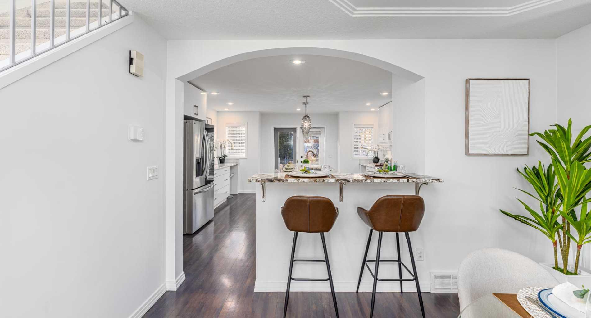 5503 Strathcona Hill SW