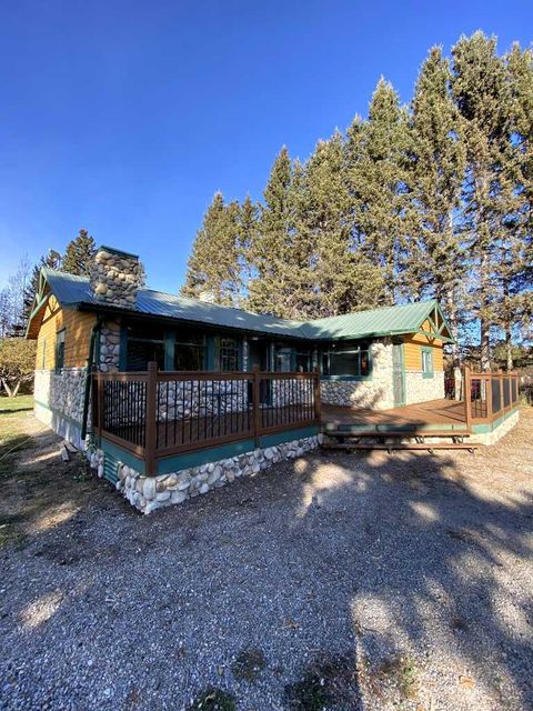 4354 Highway 27 4 Rural Mountain View County AB T0M 1X0