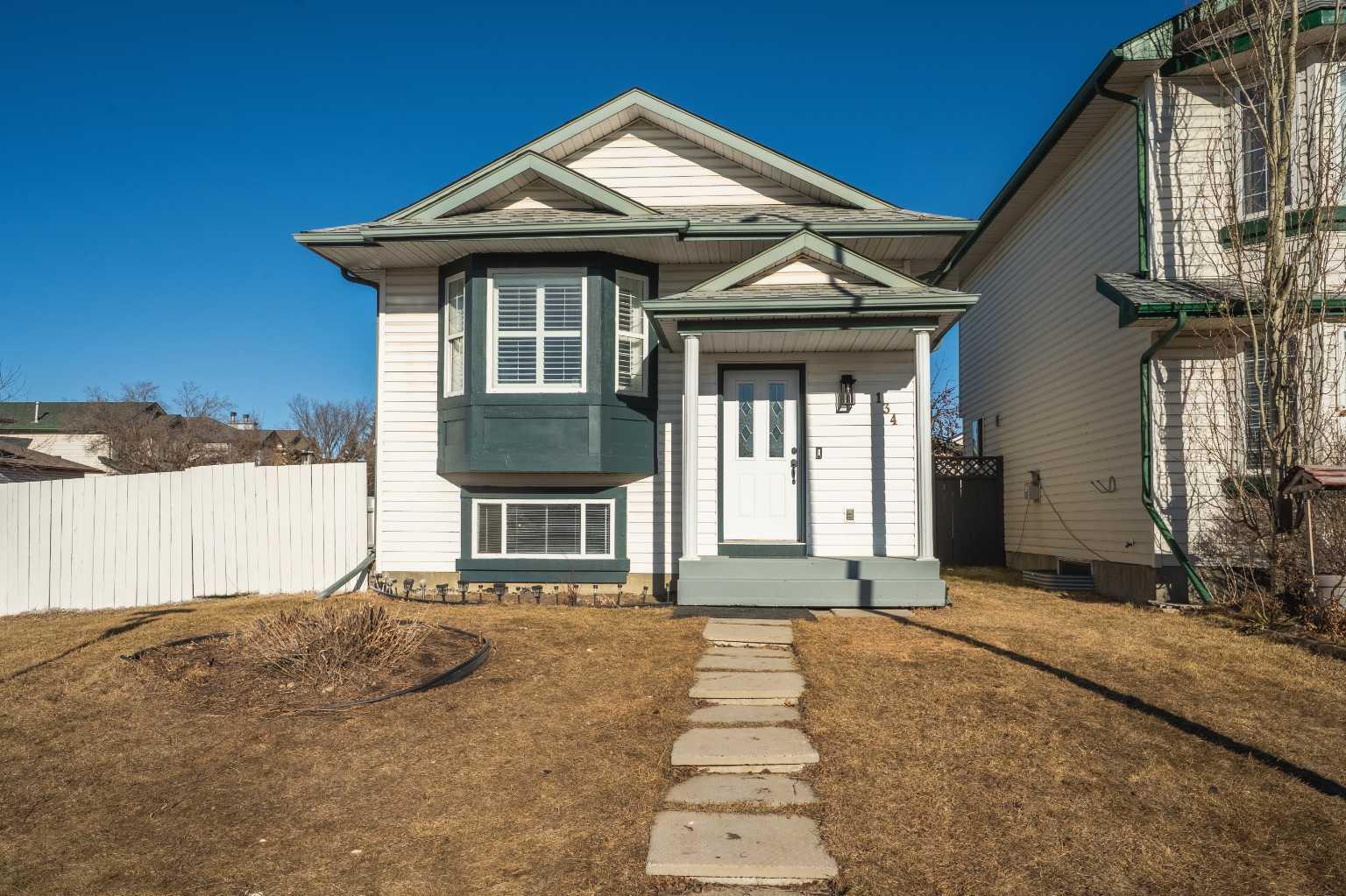 134 Erin Meadow Crescent SE