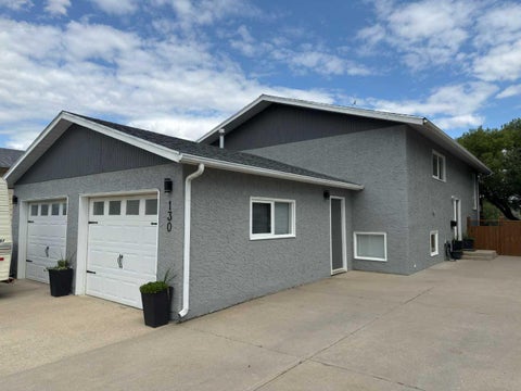 Photo of 130 Chippewa Crescent W, Lethbridge, AB T1K 5B5 (MLS # A2322549)