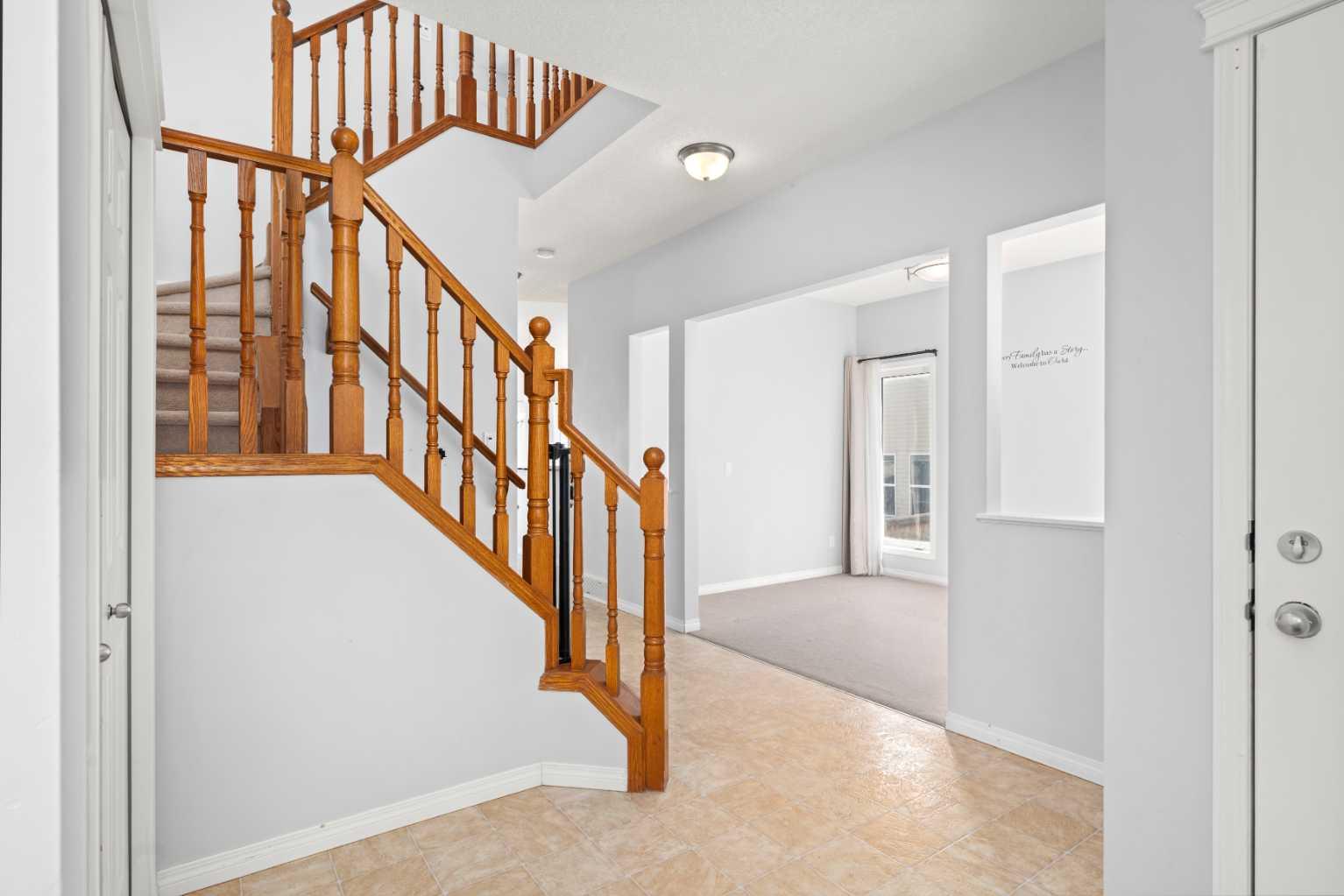 102 Kincora Glen Mews NW