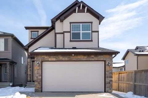 Photo of 102 Kincora Glen Mews NW, Calgary, AB T3R 0B6 (MLS # A2298996)