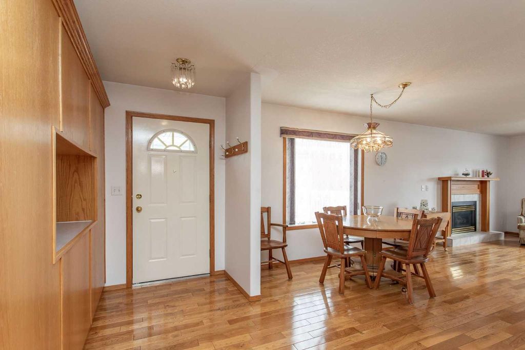 Photo of 5125 62 Street #10, Red Deer, AB T4N 6Y3 (MLS # A2304618)