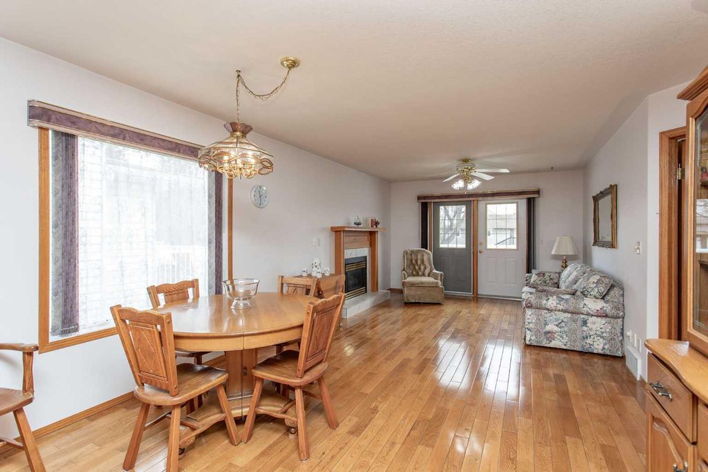 Photo of 5125 62 Street #10, Red Deer, AB T4N 6Y3 (MLS # A2304618)