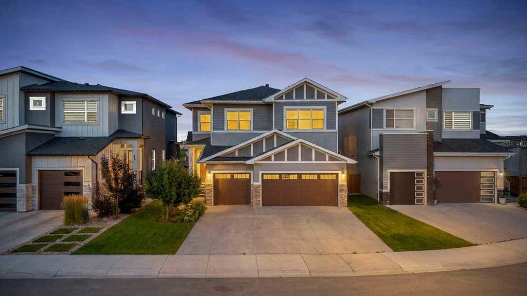 Photo of 47 Waterford Heights, Chestermere, AB T1X 0R2 (MLS # A2339134)