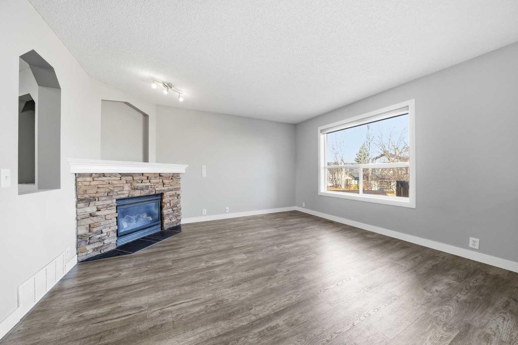 Photo of 83 Cranfield Crescent SE, Calgary, AB T3M 1A6 (MLS # A2297401)