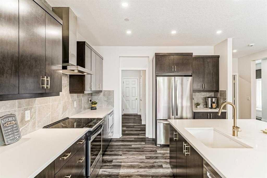 22 Howse Mount NE