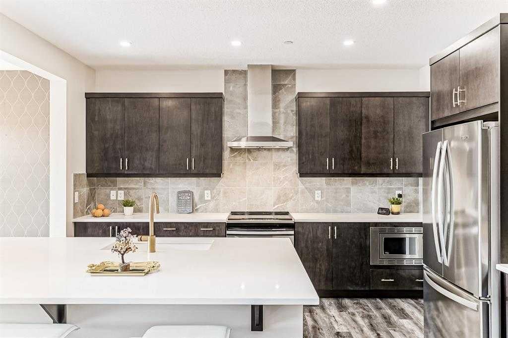 22 Howse Mount NE