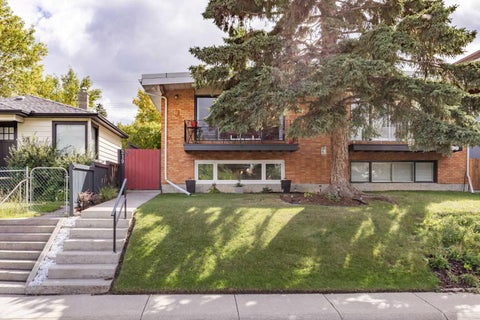 Photo of 219 26 Avenue NE, Calgary, AB T2E 1Z1 (MLS # A2345045)