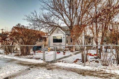 476 3 Street Drumheller AB T0J 0Y6