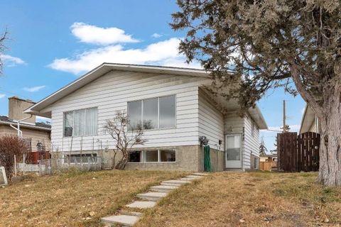 2948 Doverville Crescent SE Calgary AB T2B 1T9