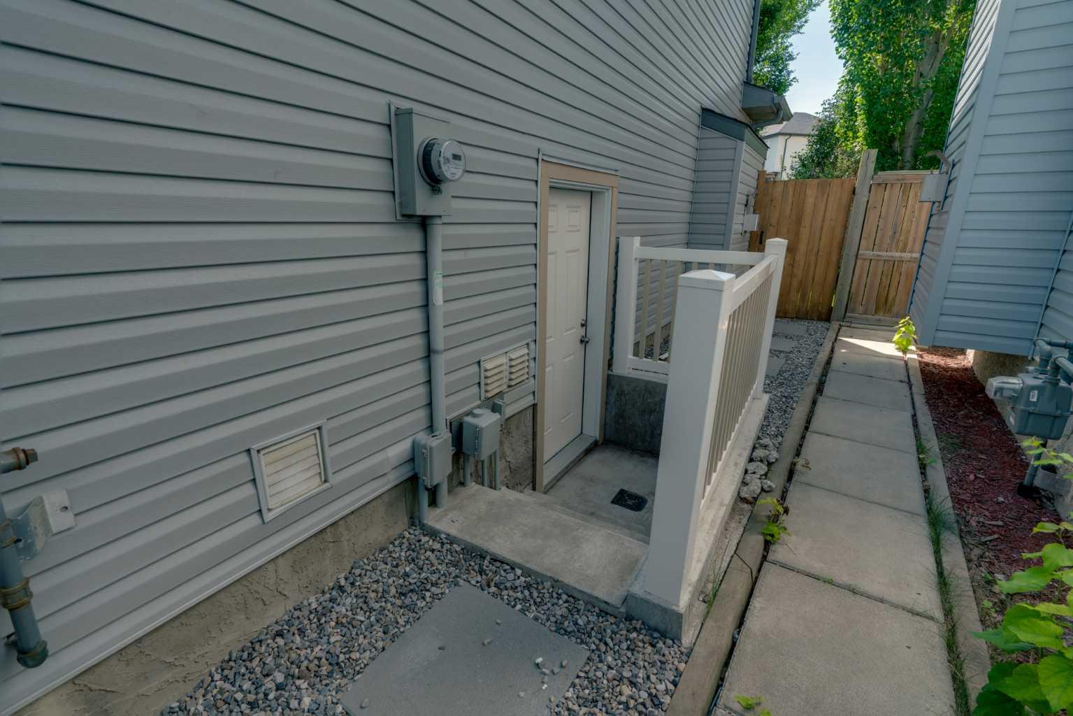 292 Coville Close NE