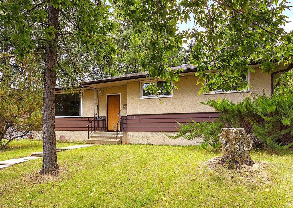 Photo of 5605 47A Avenue, Camrose, AB T4V 2P4 (MLS # A2343749)