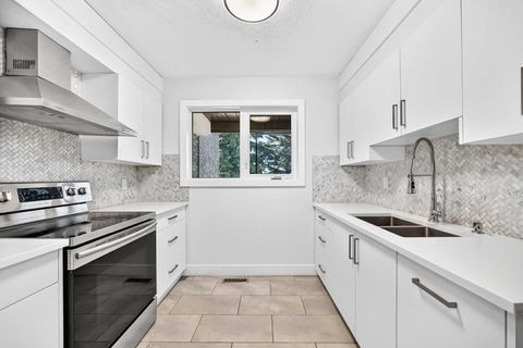 Tiny photo for 884 EAST CHESTERMERE Dr, Chestermere, AB T1X 1A7 (MLS # A2326707)