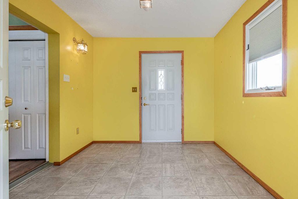 Photo of 75 Royal Road E, Brooks, AB T1R 0P4 (MLS # A2289747)