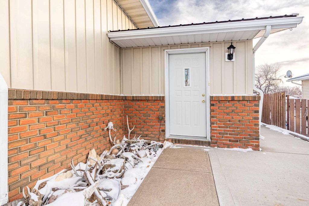 Photo of 75 Royal Road E, Brooks, AB T1R 0P4 (MLS # A2289747)