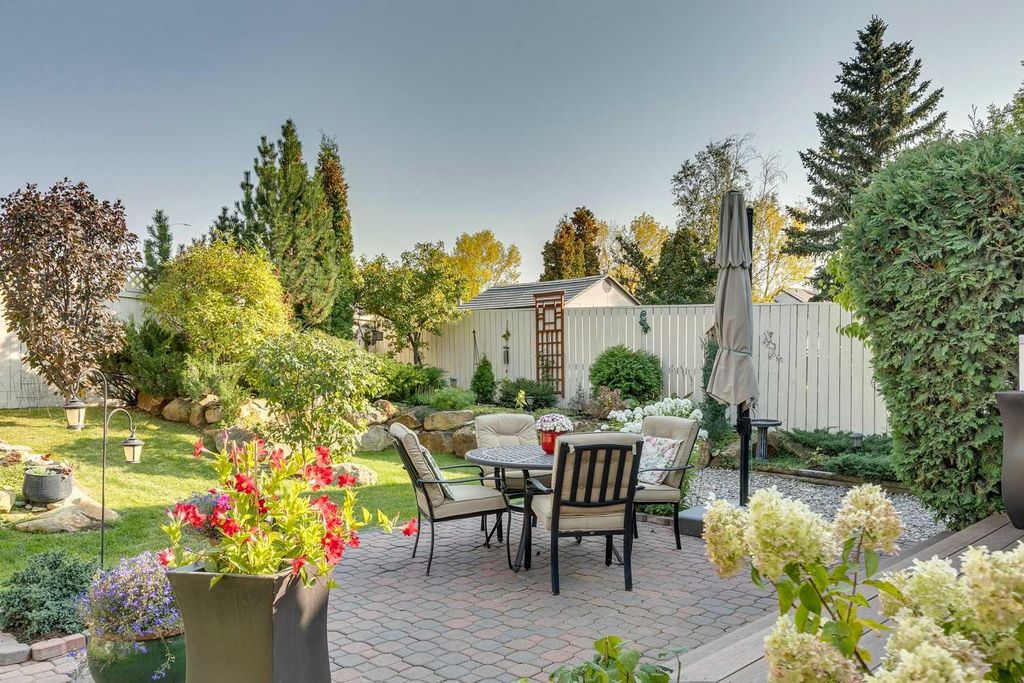 Photo of 8 Douglas Woods View SE, Calgary, AB T2Z 2A2 (MLS # A2301834)