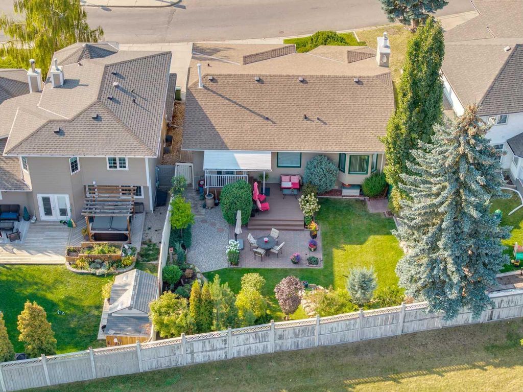 Photo of 8 Douglas Woods View SE, Calgary, AB T2Z 2A2 (MLS # A2301834)