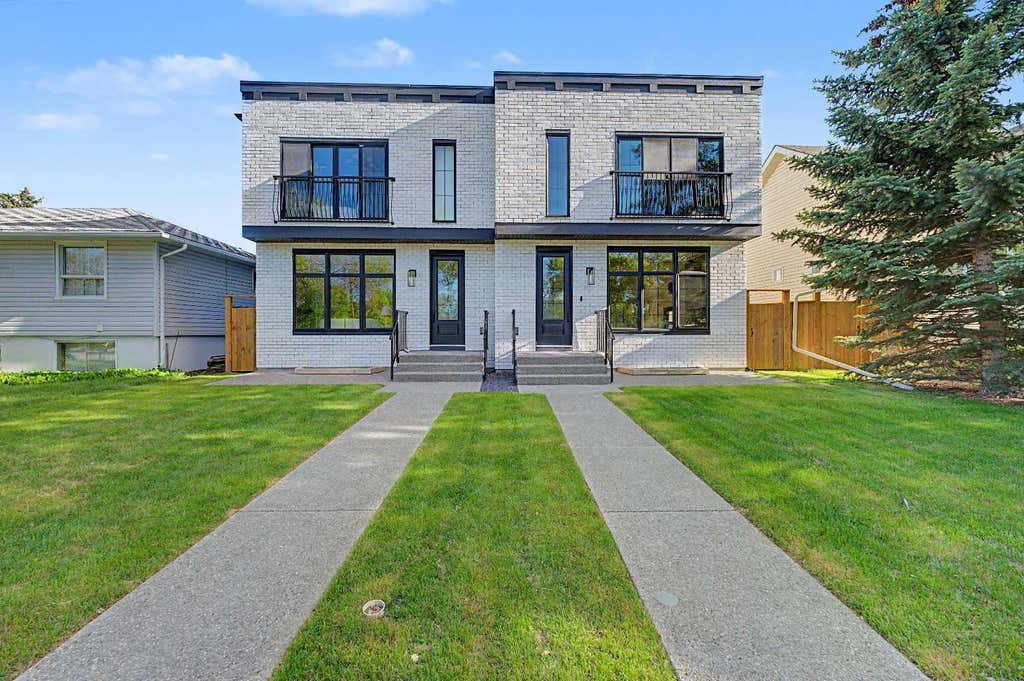 Photo of 605 29 Avenue NW, Calgary, AB T2M 2M8 (MLS # A2318011)