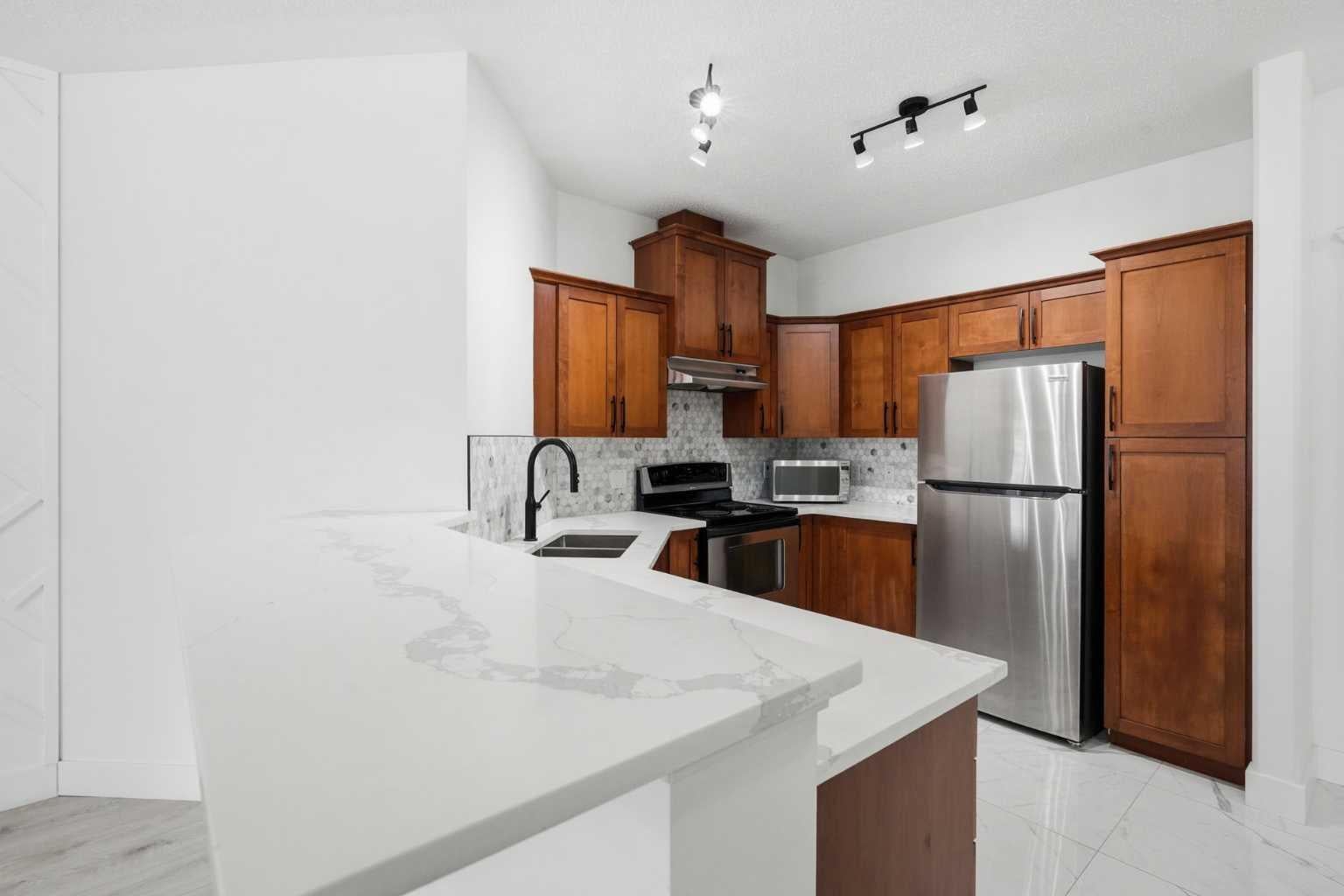 30 Discovery Ridge Close SW 531