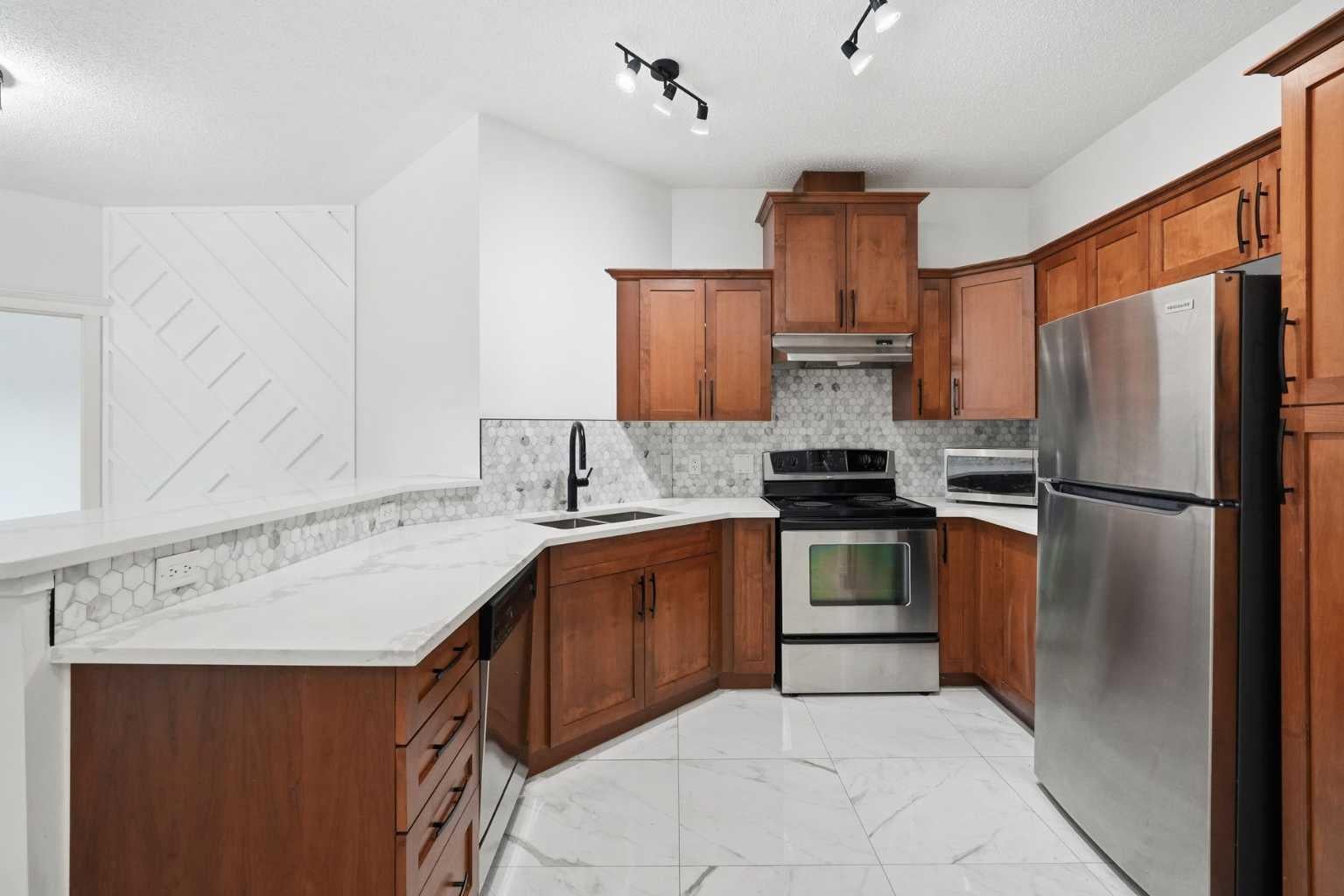 30 Discovery Ridge Close SW 531