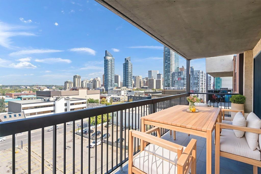 Photo of 1334 12 Avenue SW #806, Calgary, AB T3C 3R9 (MLS # A2279736)
