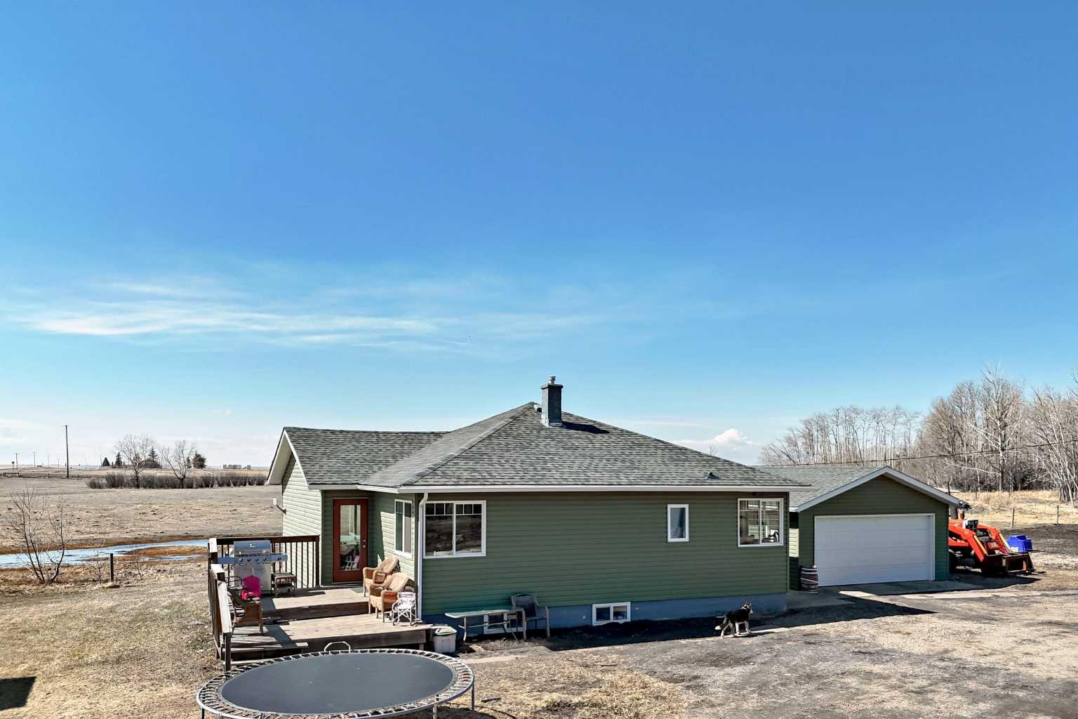 225074 Highway 561