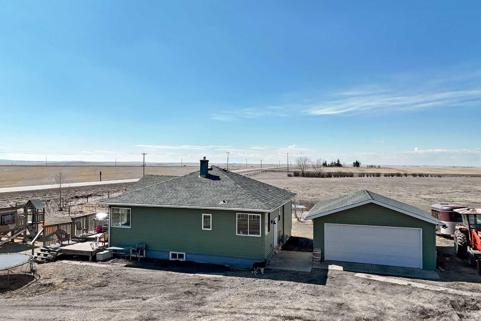 225074 Highway 561