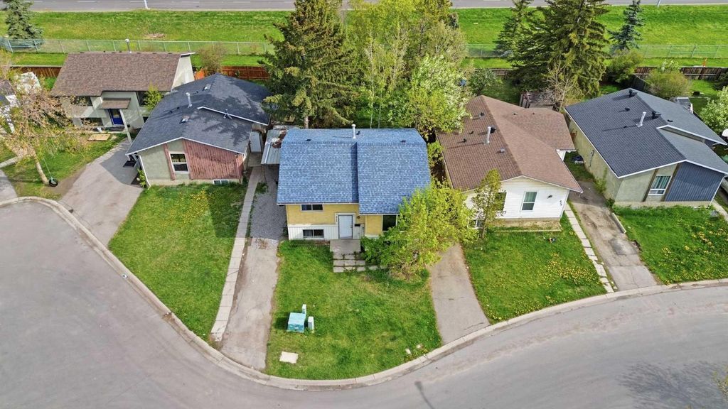 Photo of 855 Whitehill Way NE, Calgary, AB T1Y 3G1 (MLS # A2314111)