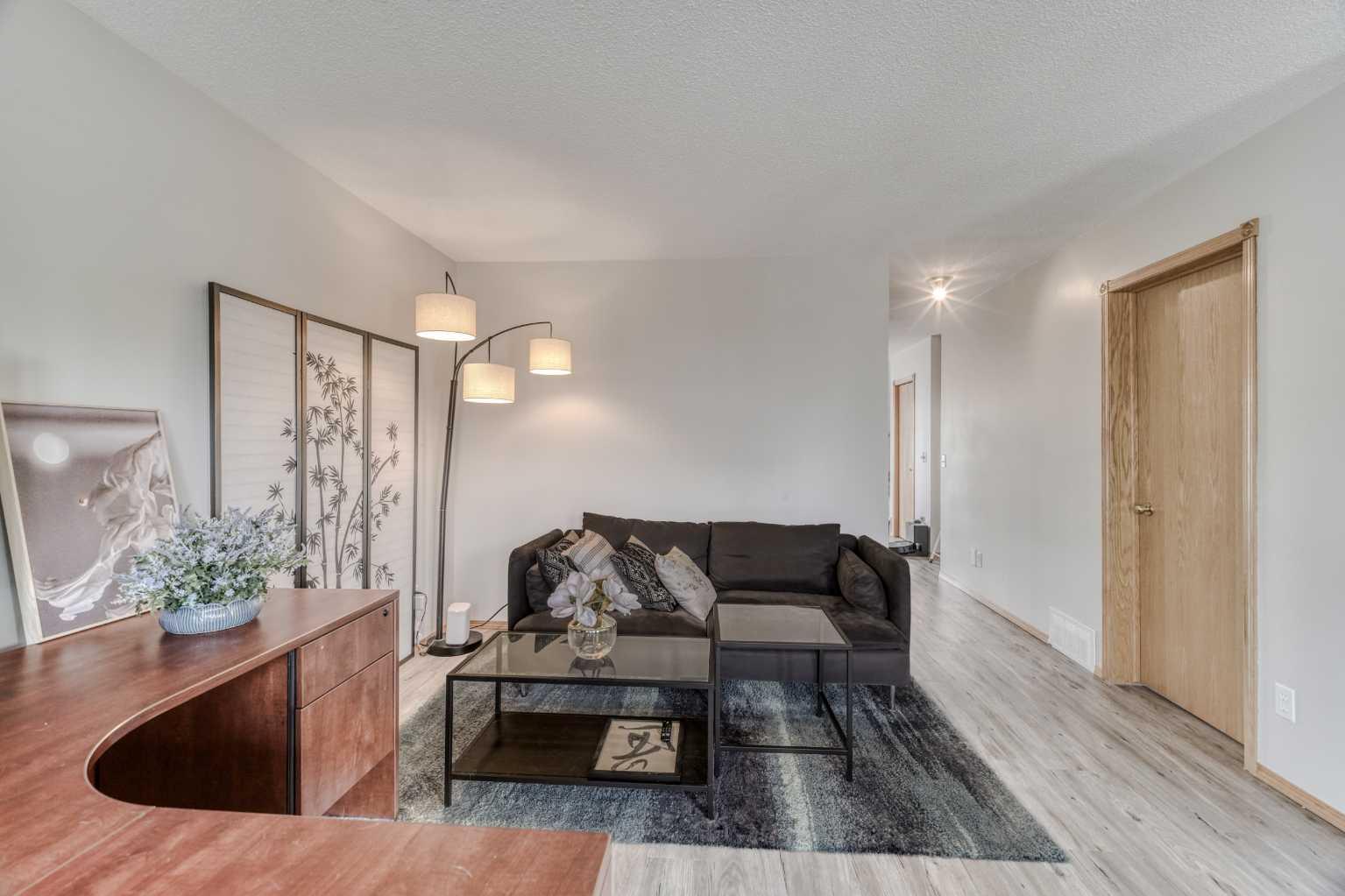 170 Arbour Grove Close NW