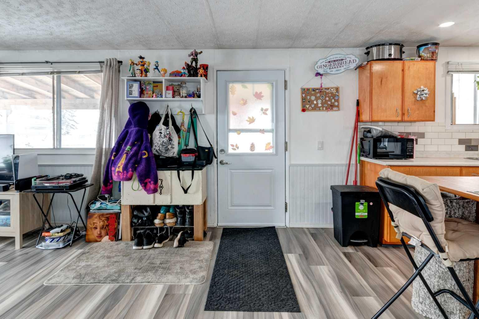 93 Huntstrom Drive NE