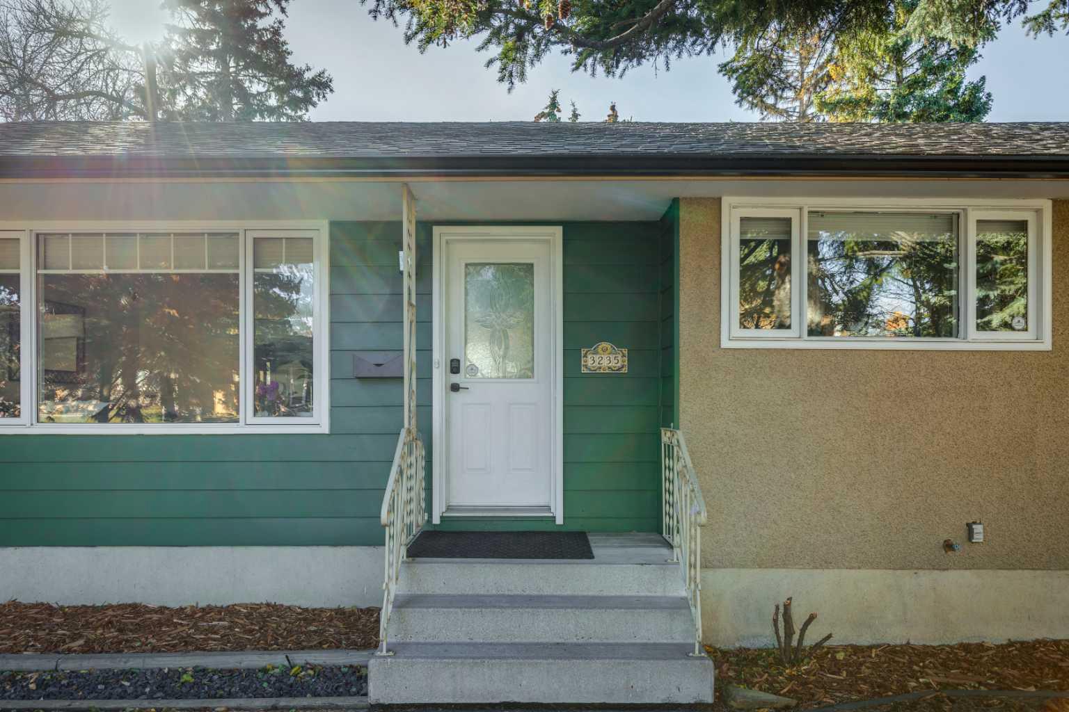 3235 Bearspaw Drive NW