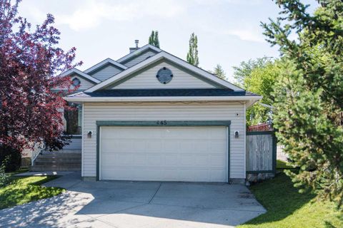 Photo of 445 Rocky Ridge Bay NW, Calgary, AB T3G 4H8 (MLS # A2248257)