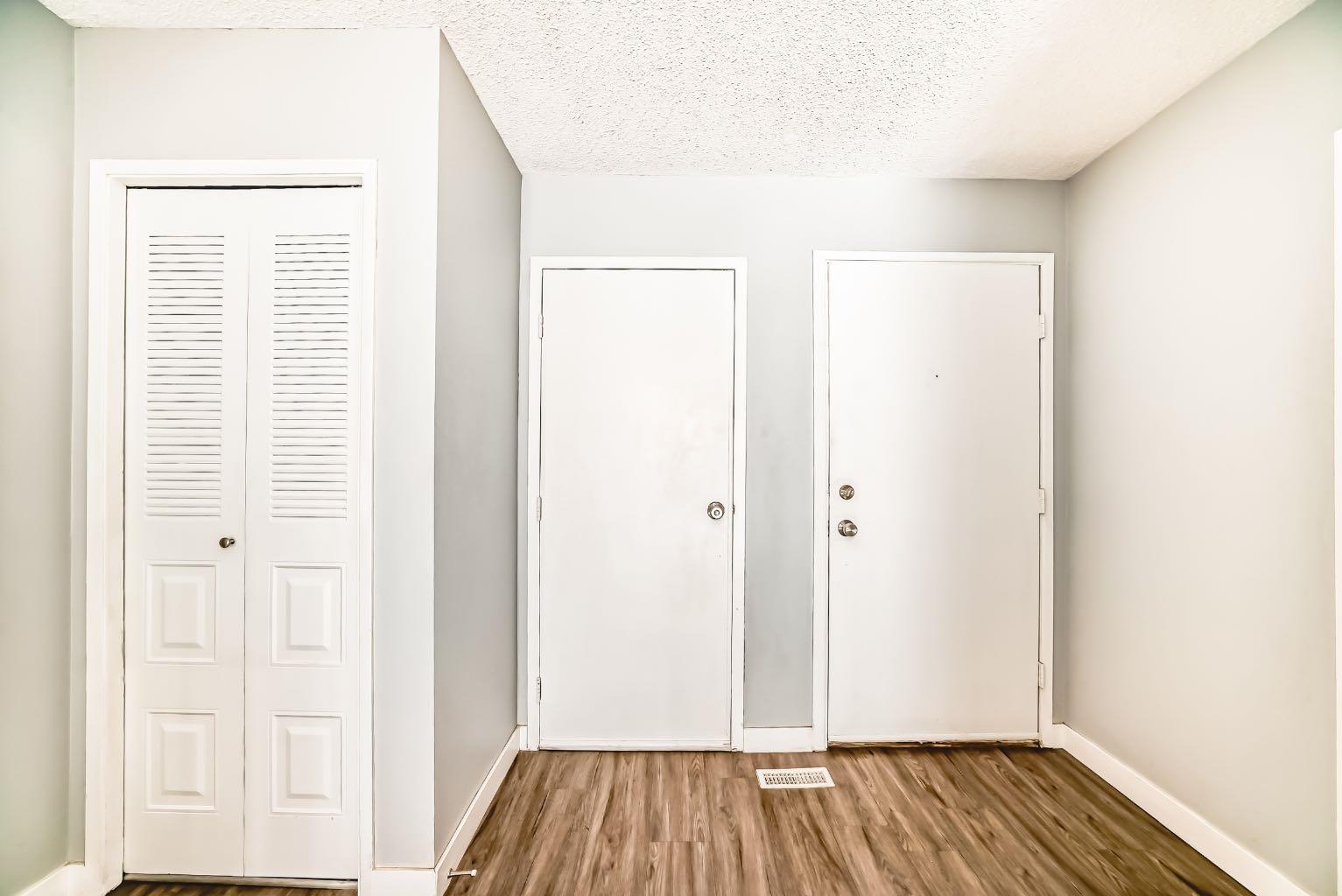 228 Theodore Place NW 16