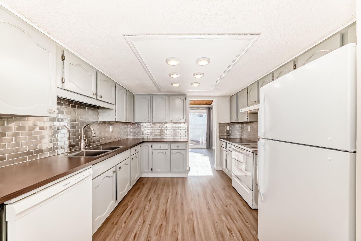 228 Theodore Place NW 16