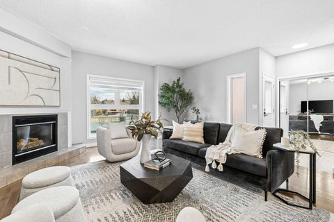 Photo of 2405 17 Street SW, Calgary, AB T2T 4M9 (MLS # A2354020)