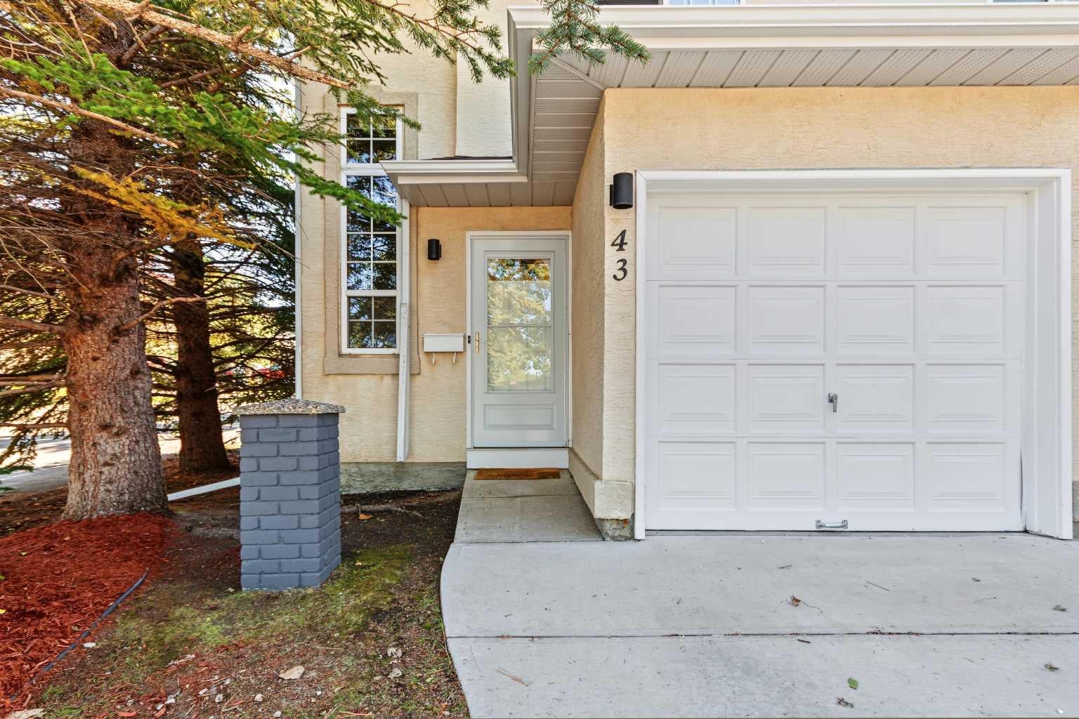 43 Shawinigan Lane SW