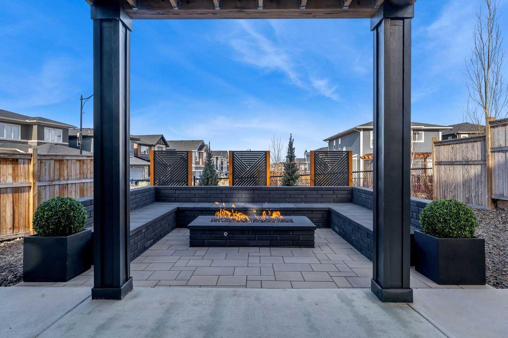 Photo of 325 Crestmont Drive SW, Calgary, AB T3B 6G9 (MLS # A2294613)