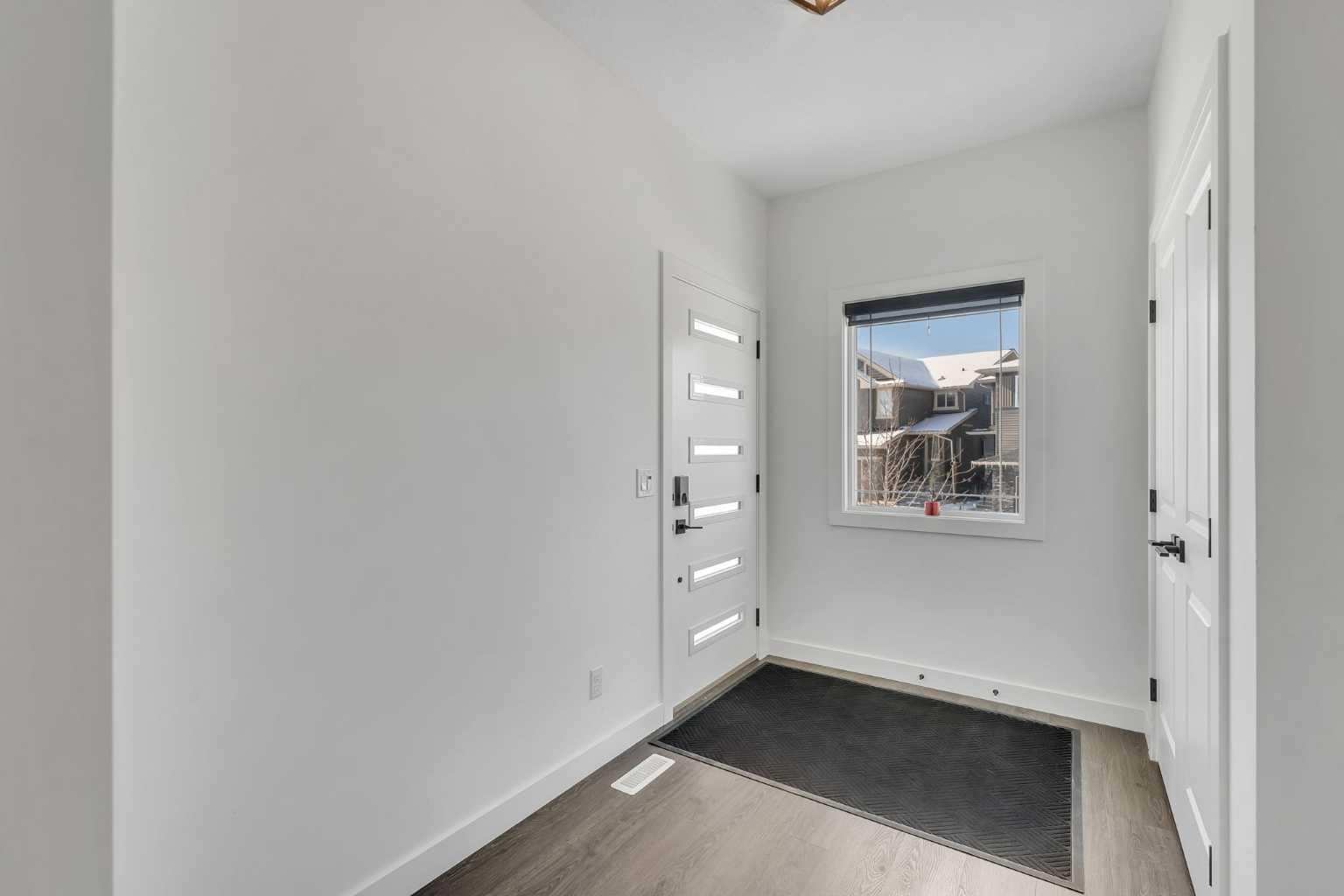 325 Crestmont Drive SW