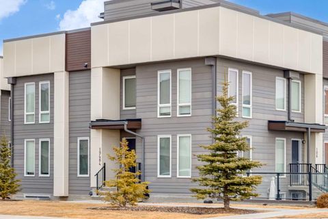 19484 37 Street SE Calgary AB T3M 2W9