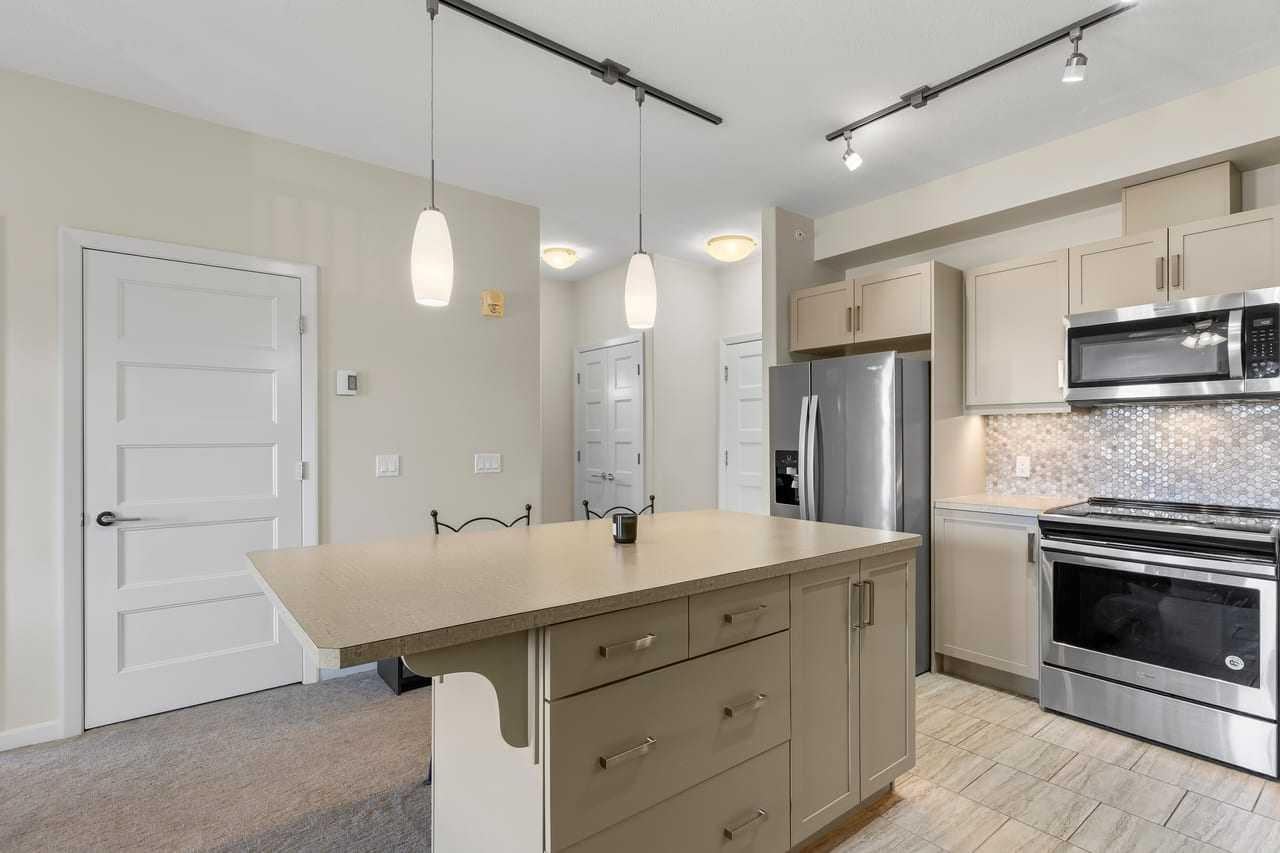 450 Kincora Glen Road NW 2405