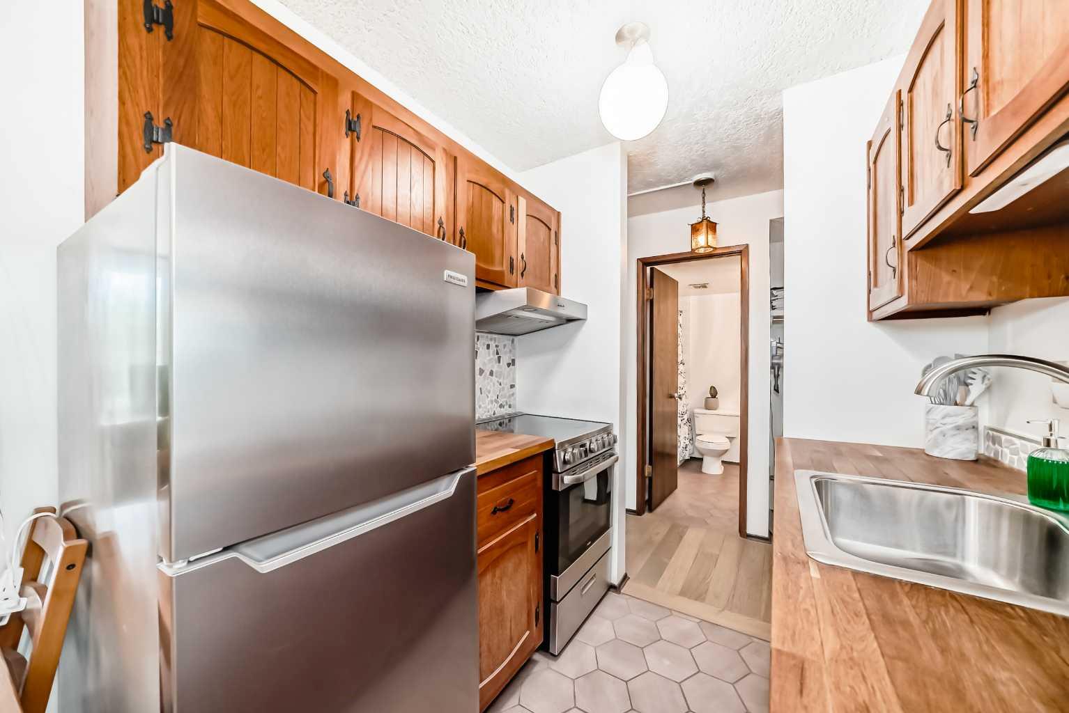 635 57 Avenue SW 305