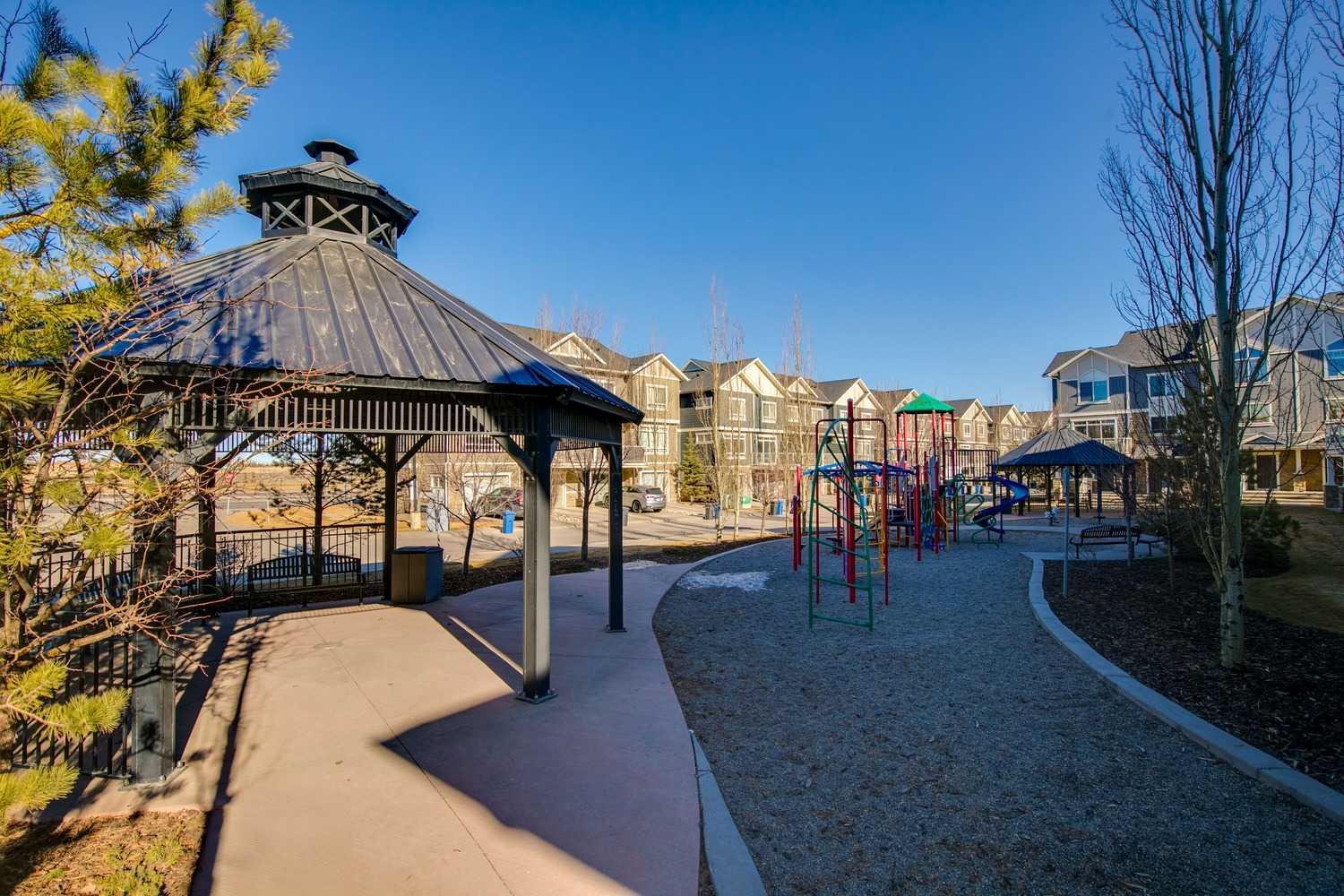 605 Evanston Manor NW